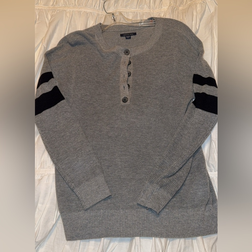 American Eagle knit grey and black Long Sleeve Sweater